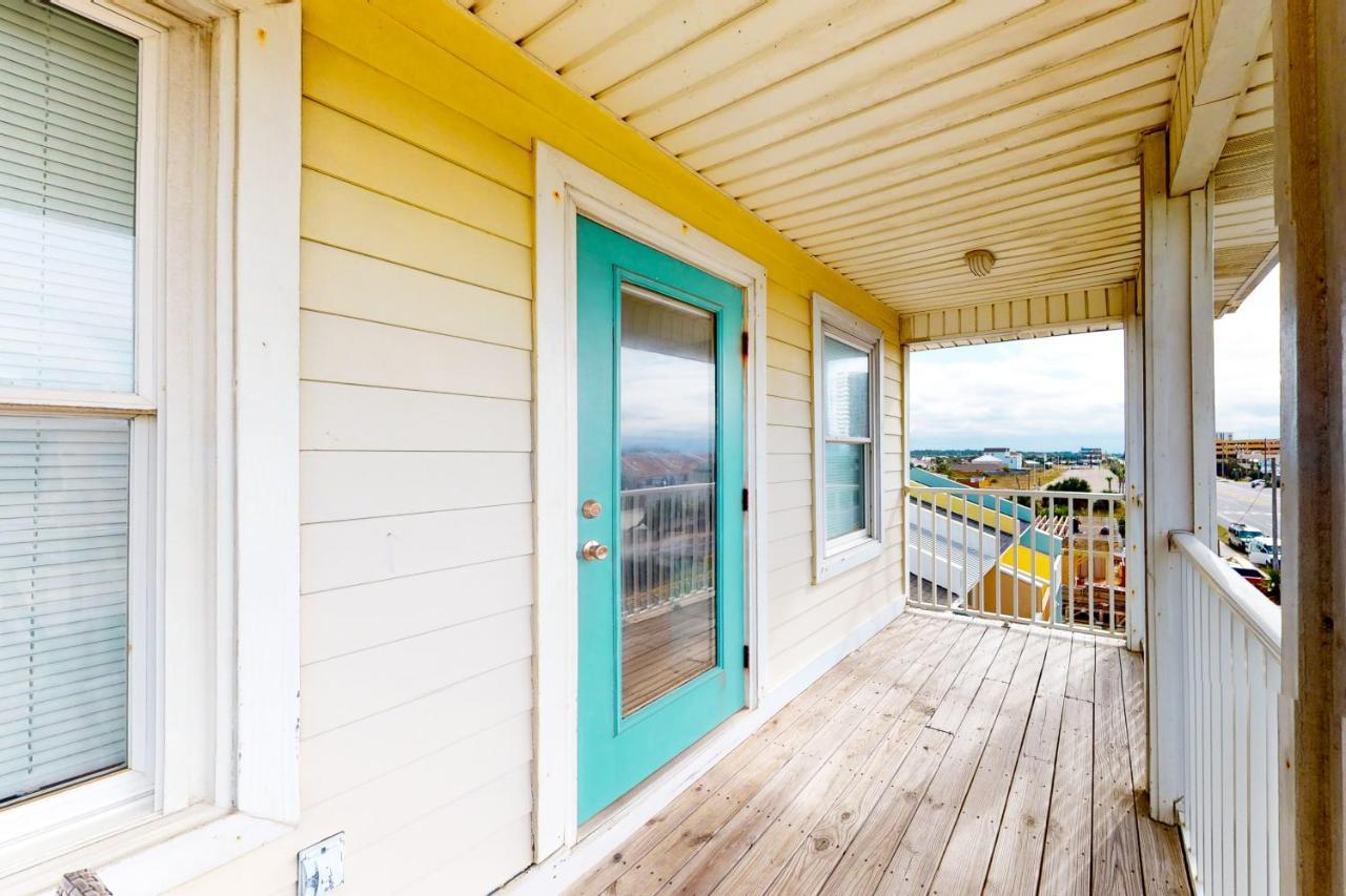 Shore Beats Workin' Holiday home