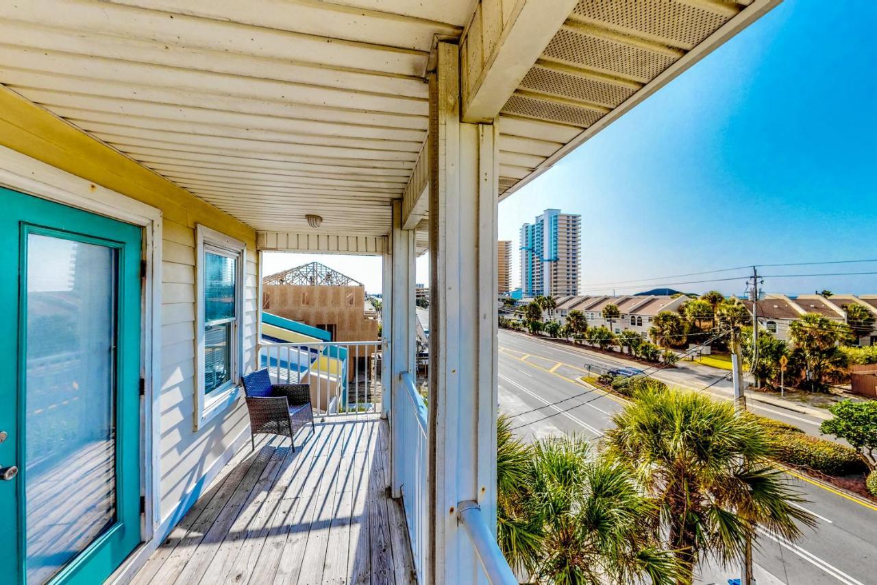 Shore Beats Workin' Holiday home